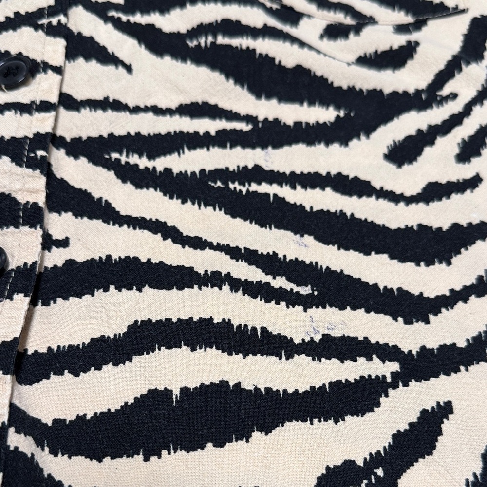 🔥🔥5/$25! Woman’s Boxy Zebra Animal Print Safari Camp Button Up Shirt - Picture 5 of 5